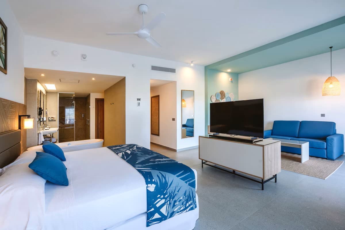 Hotel Riu Latino - Image 6