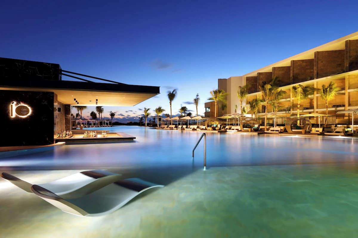 TRS Coral Hotel - Image 1