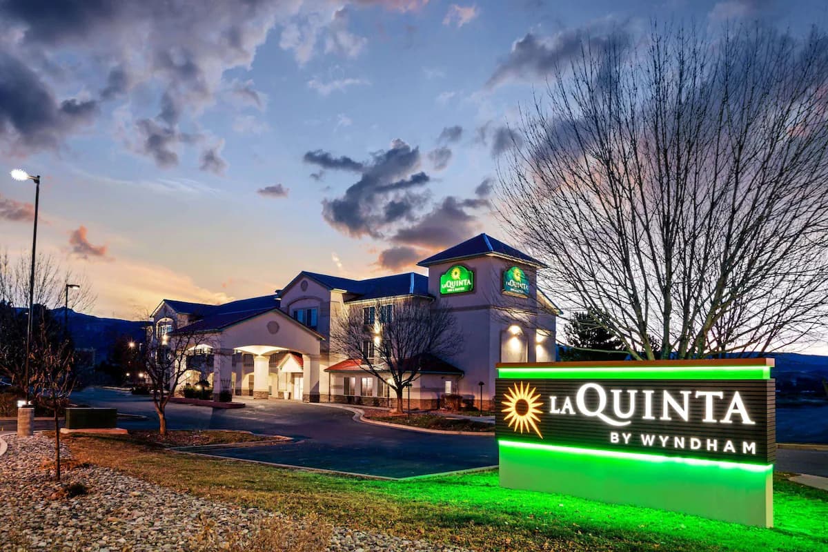 La Quinta Inn & Suites by Wyndham Fruita - Image 1