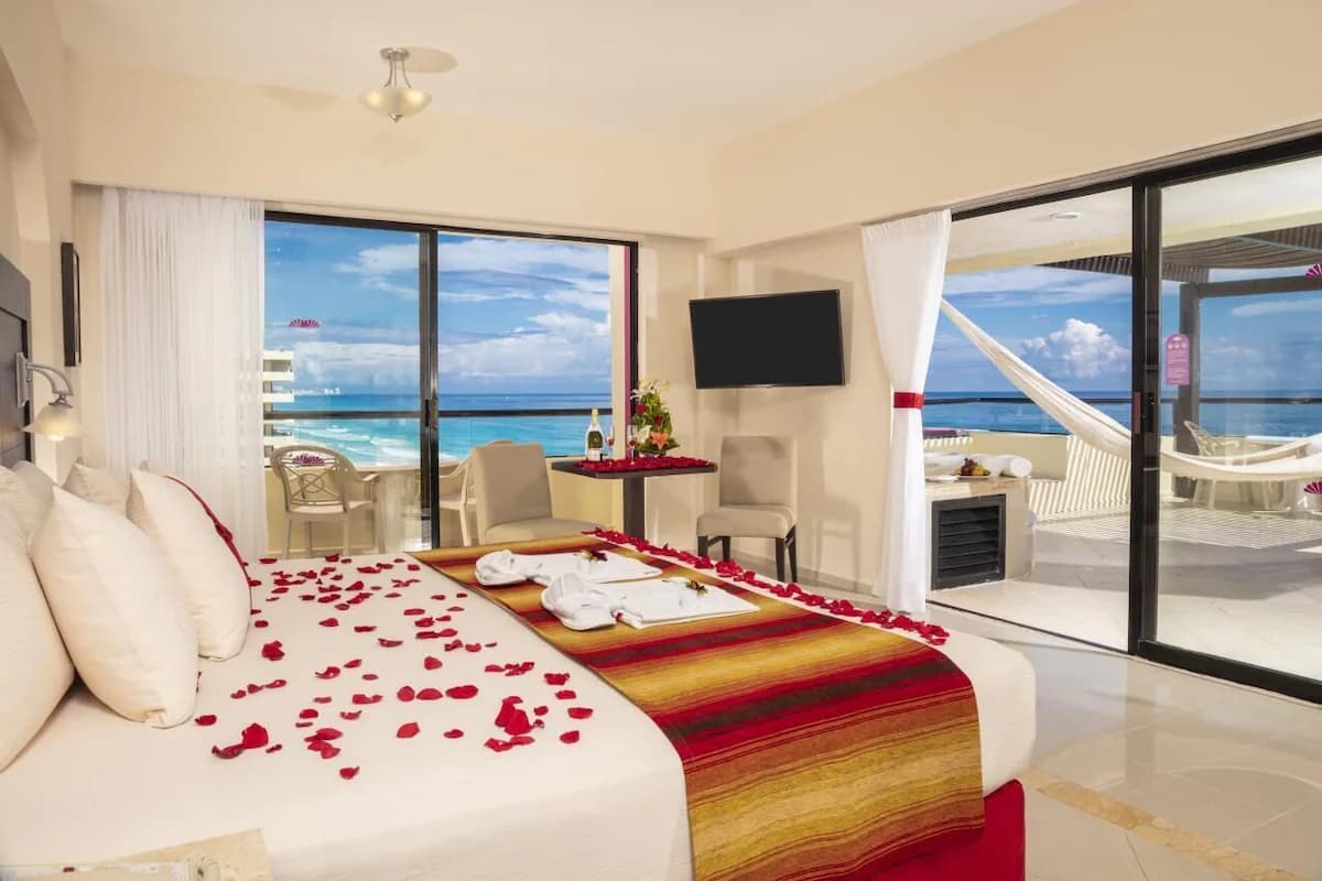 Crown Paradise Club Cancún - Image 7