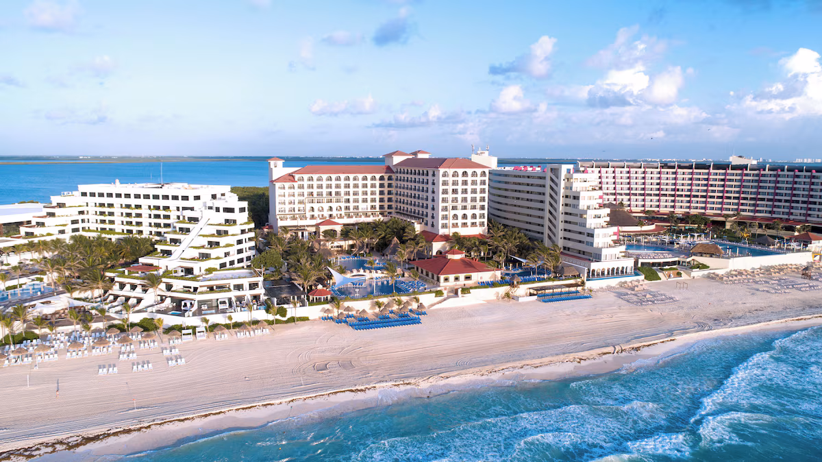 GR Solaris Cancun - Image 1