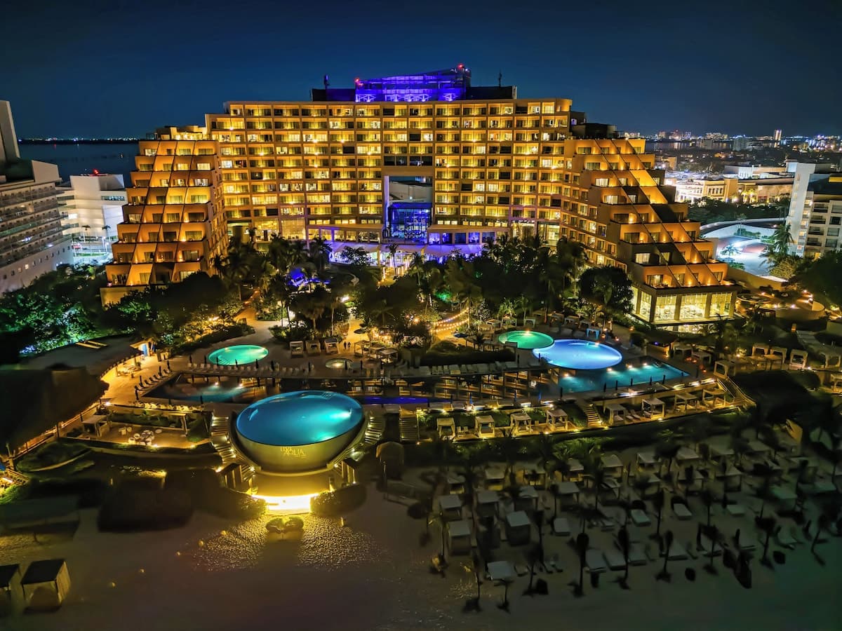Live Aqua Beach Resort Cancún - Image 11