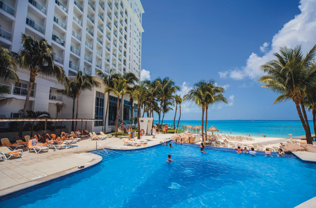 Hotel Riu Cancun - Image 10