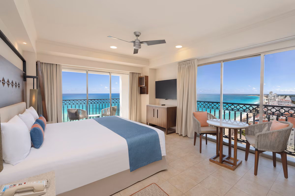 GR Solaris Cancun - Image 6