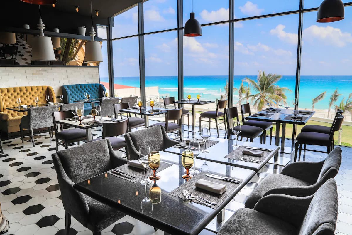 Sandos Cancun - Image 2
