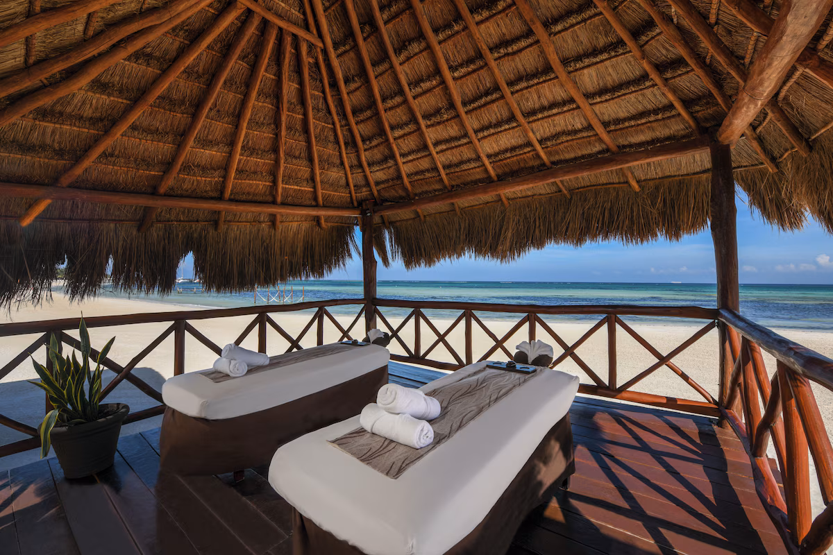 Palafitos Overwater Bungalows - Image 10