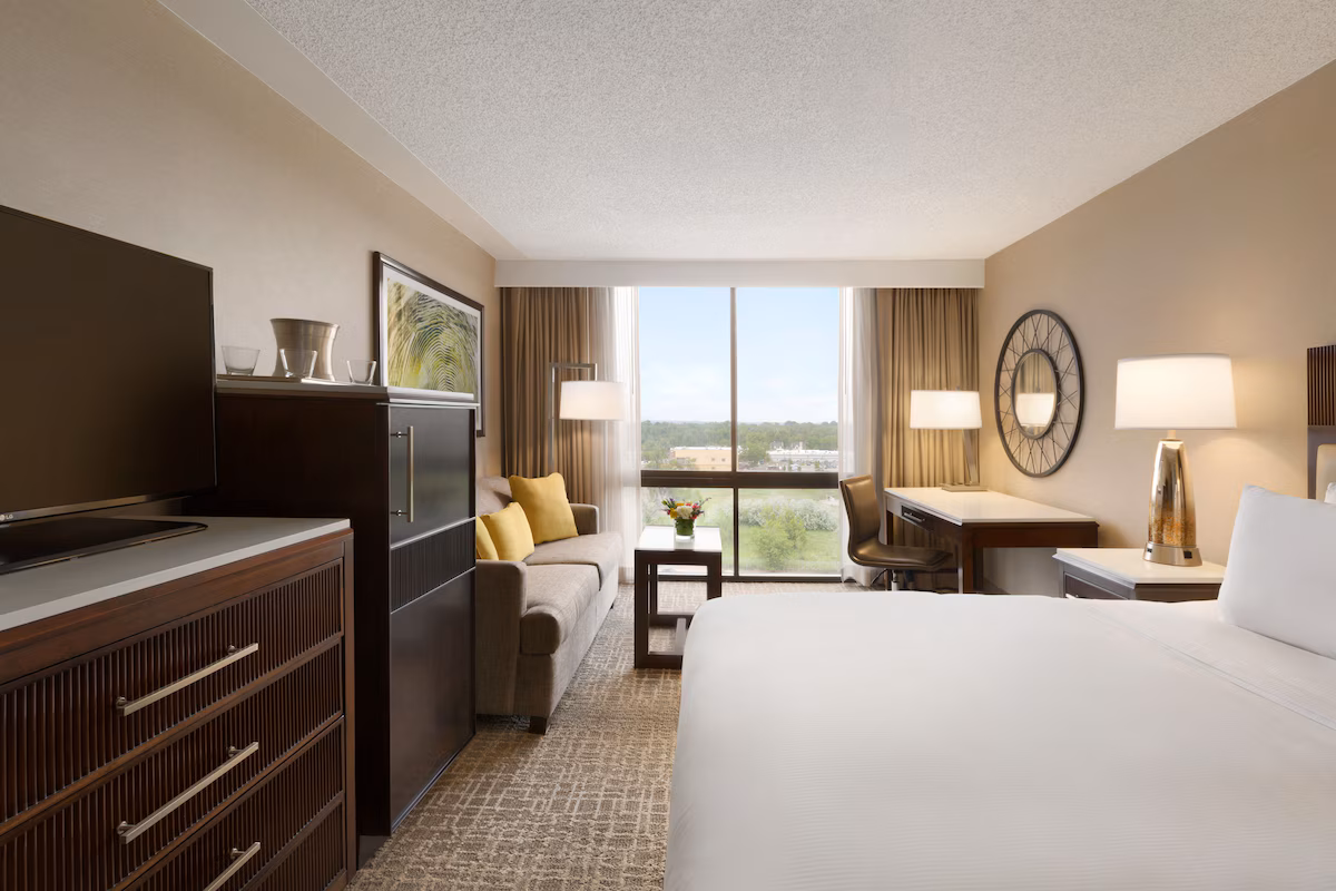 Hilton Fort Collins - Image 7