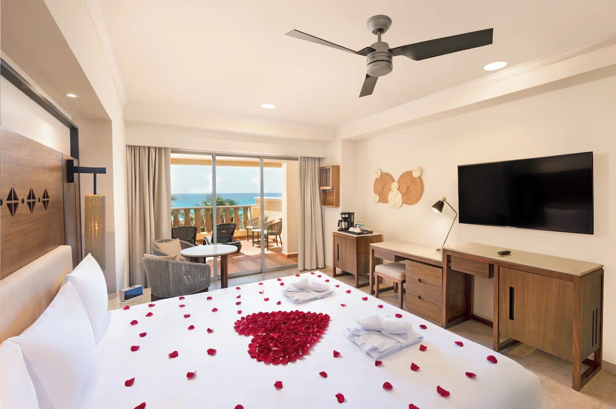 GR Solaris Cancun - Image 5