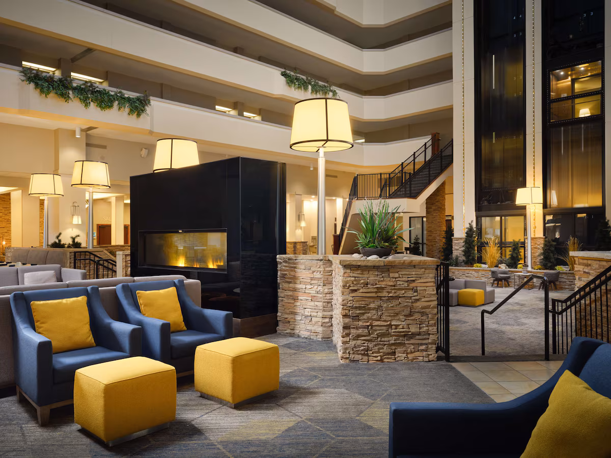 Hilton Fort Collins - Image 2