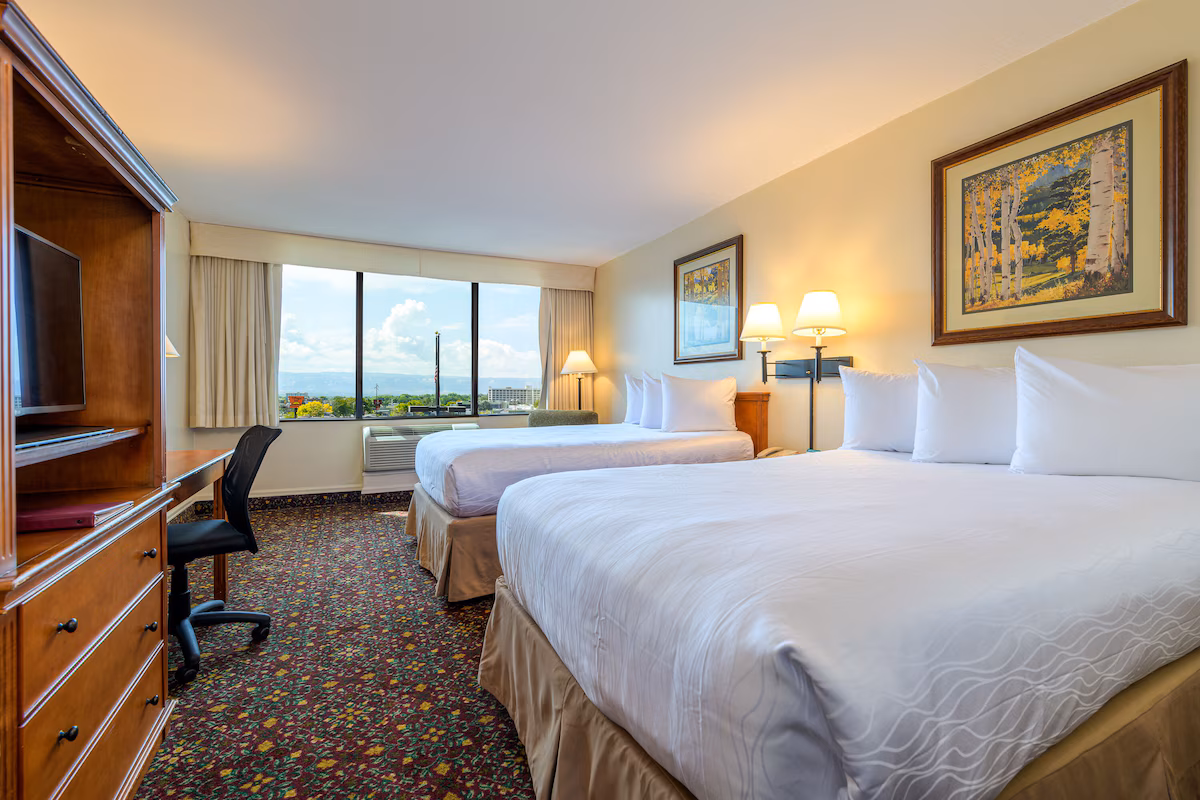Grand Vista Hotel - Image 6