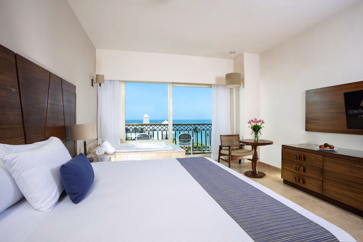 Crown Paradise Golden Puerto Vallarta - Image 5