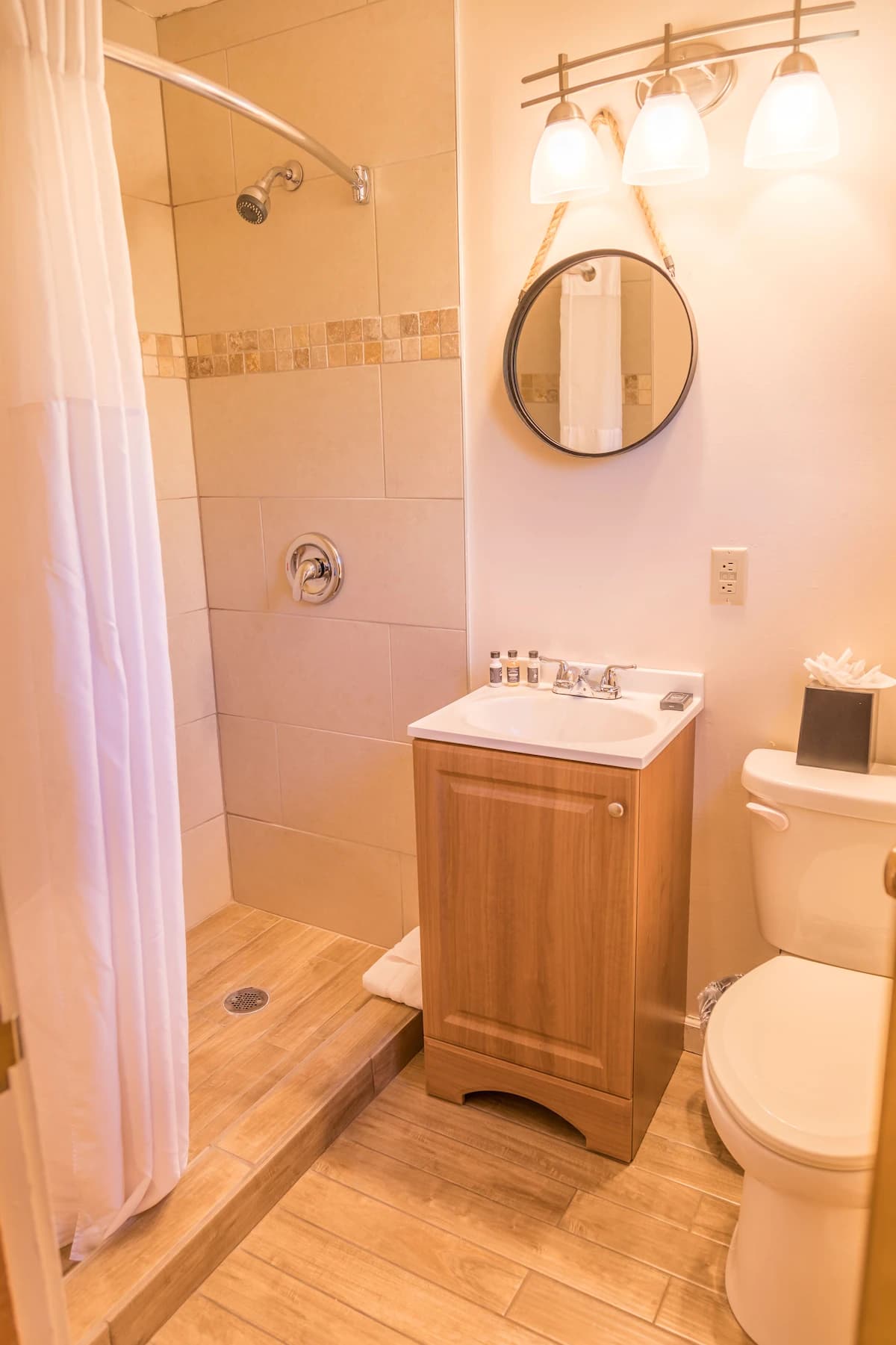 Alpine Trail Ridge Inn - Image 7