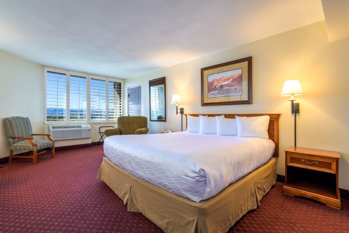 Grand Vista Hotel - Image 7