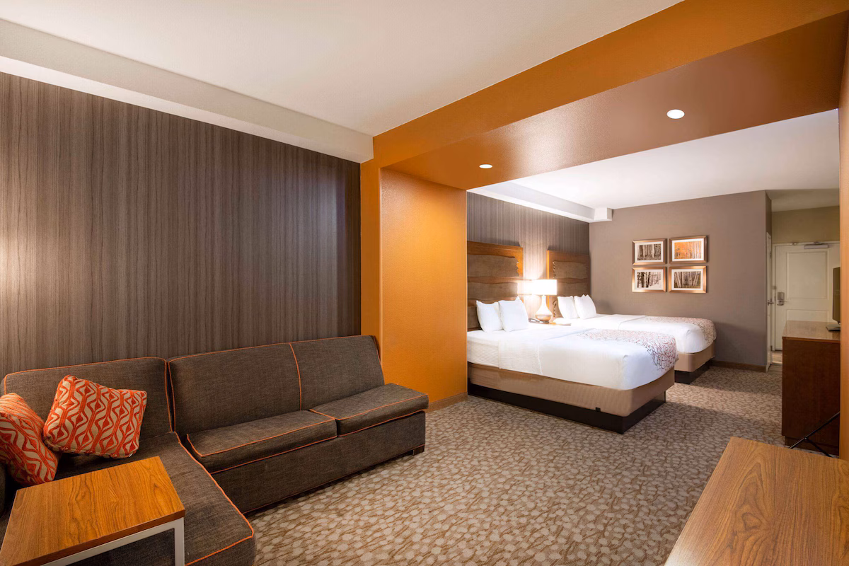 La Quinta Inn & Suites by Wyndham Durango - Image 6
