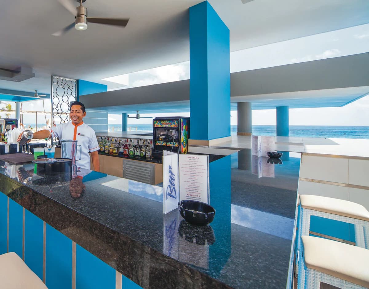 Hotel Riu Cancun - Image 3