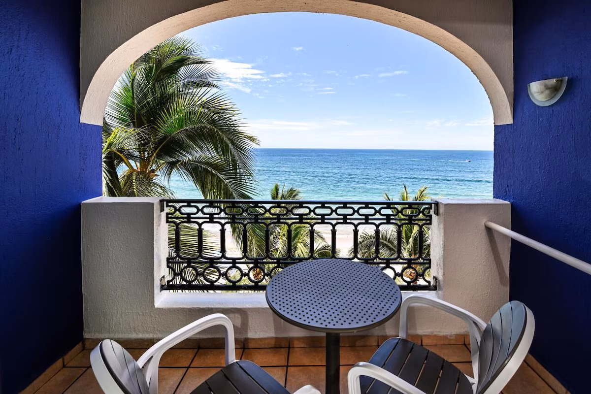 Crown Paradise Golden Puerto Vallarta - Image 8