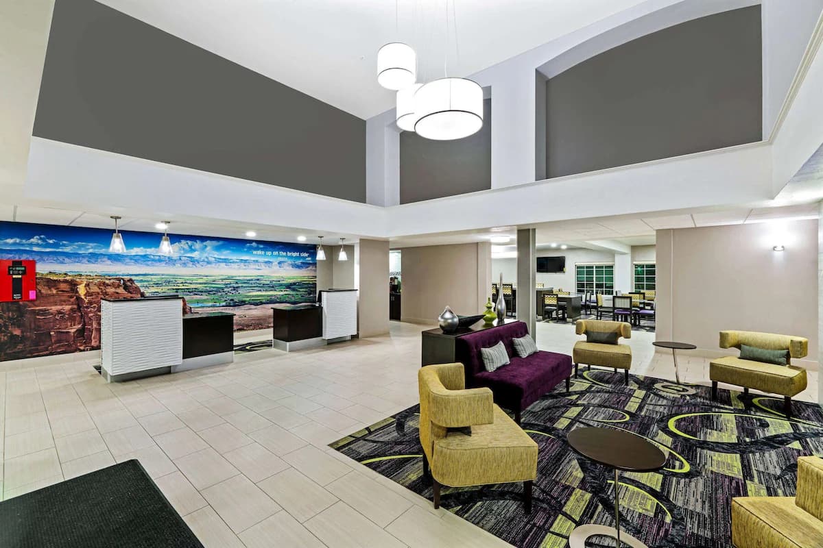 La Quinta Inn & Suites by Wyndham Fruita - Image 2