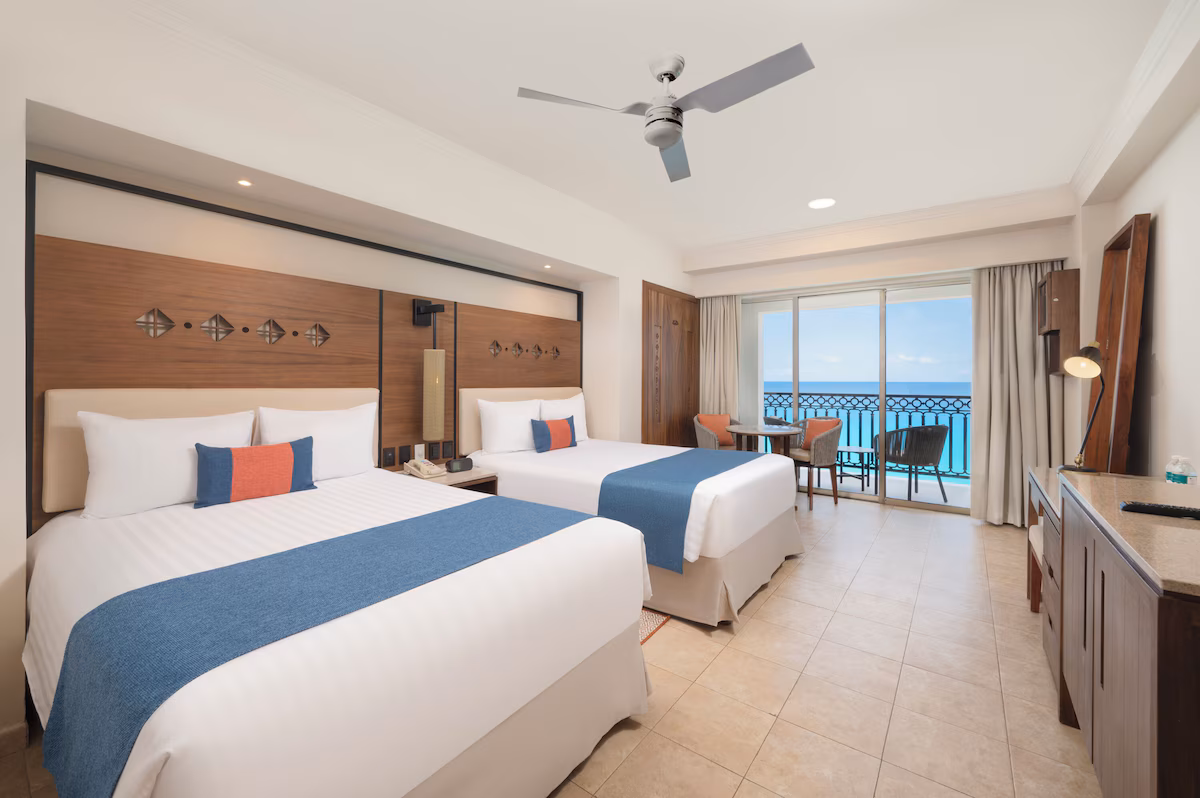 GR Solaris Cancun - Image 8