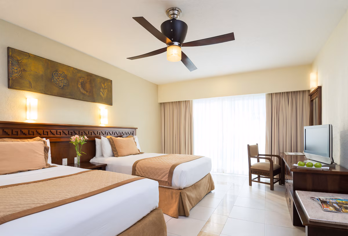 BlueBay Grand Esmeralda - Image 7