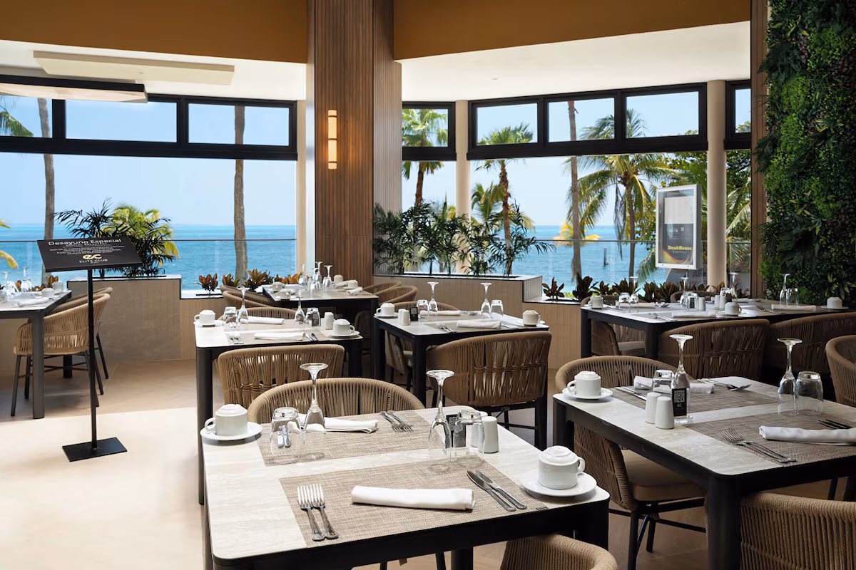 Hotel Riu Palace Peninsula - Image 4