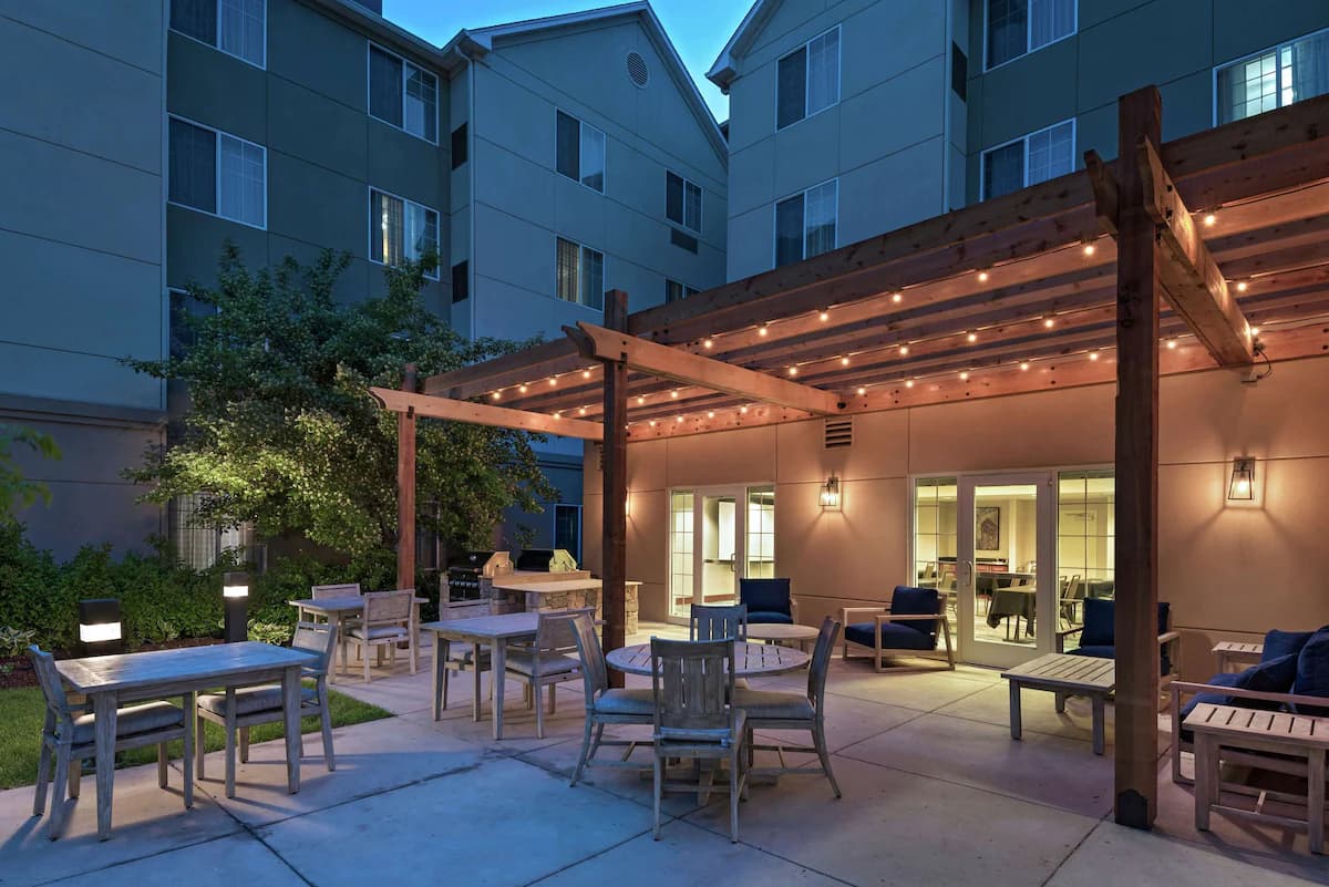 Homewood Suites by Hilton Fort Collins - Image 10