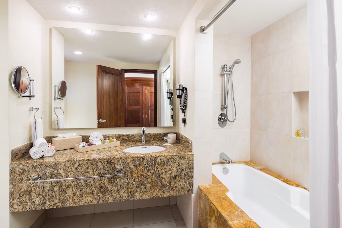 BlueBay Grand Esmeralda - Image 8