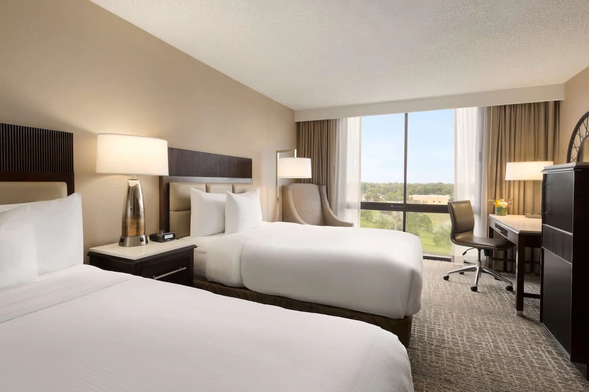 Hilton Fort Collins - Image 8