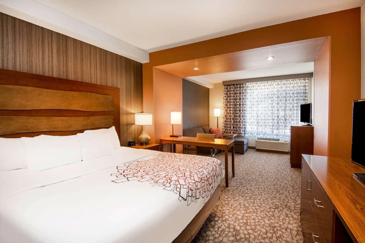 La Quinta Inn & Suites by Wyndham Durango - Image 7
