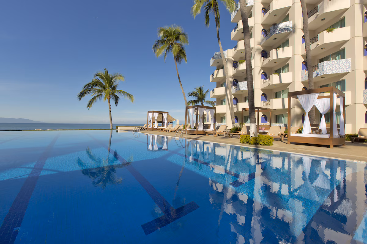 Crown Paradise Golden Puerto Vallarta - Image 11