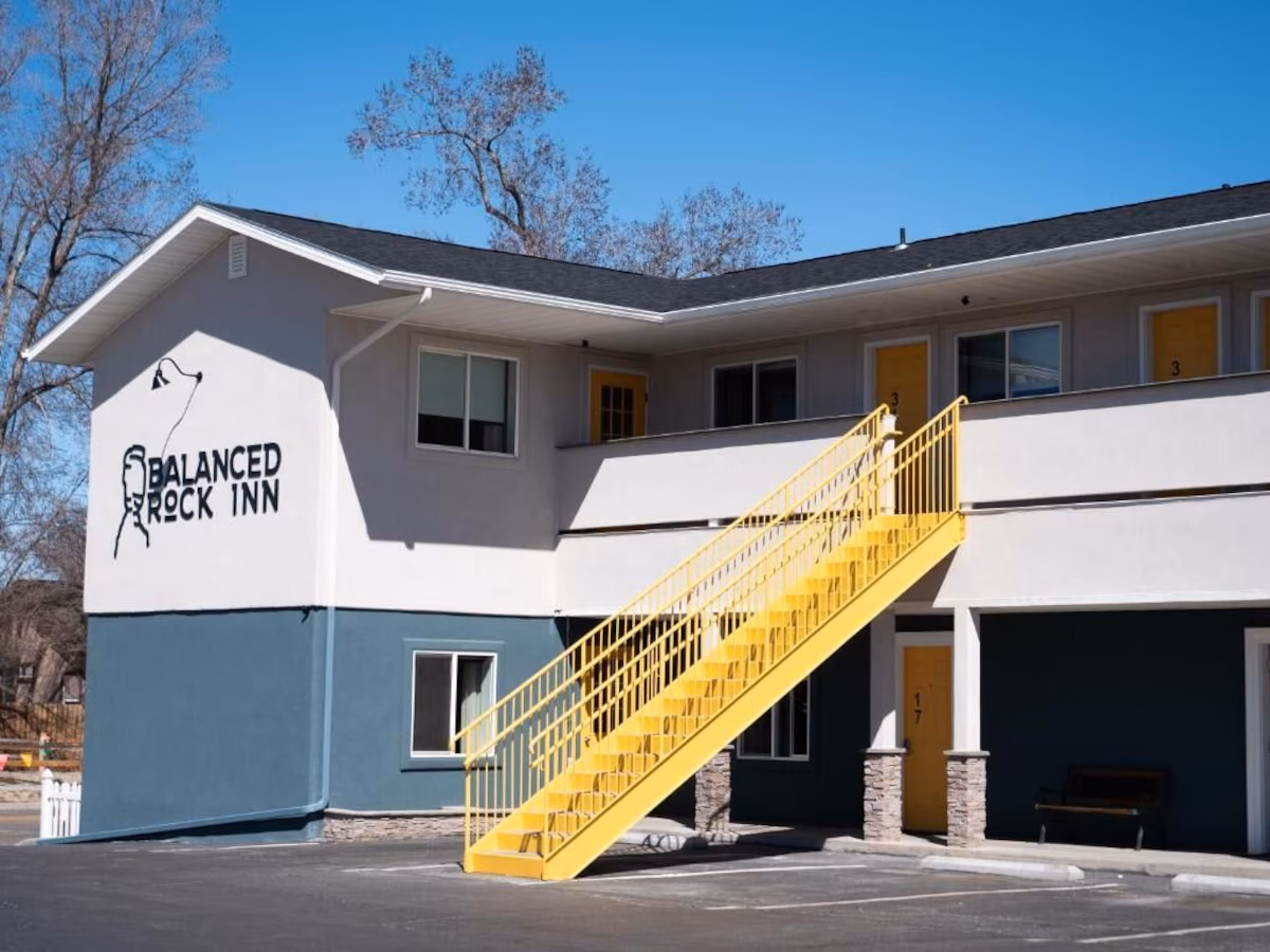 Balanced Rock Inn - Image 1