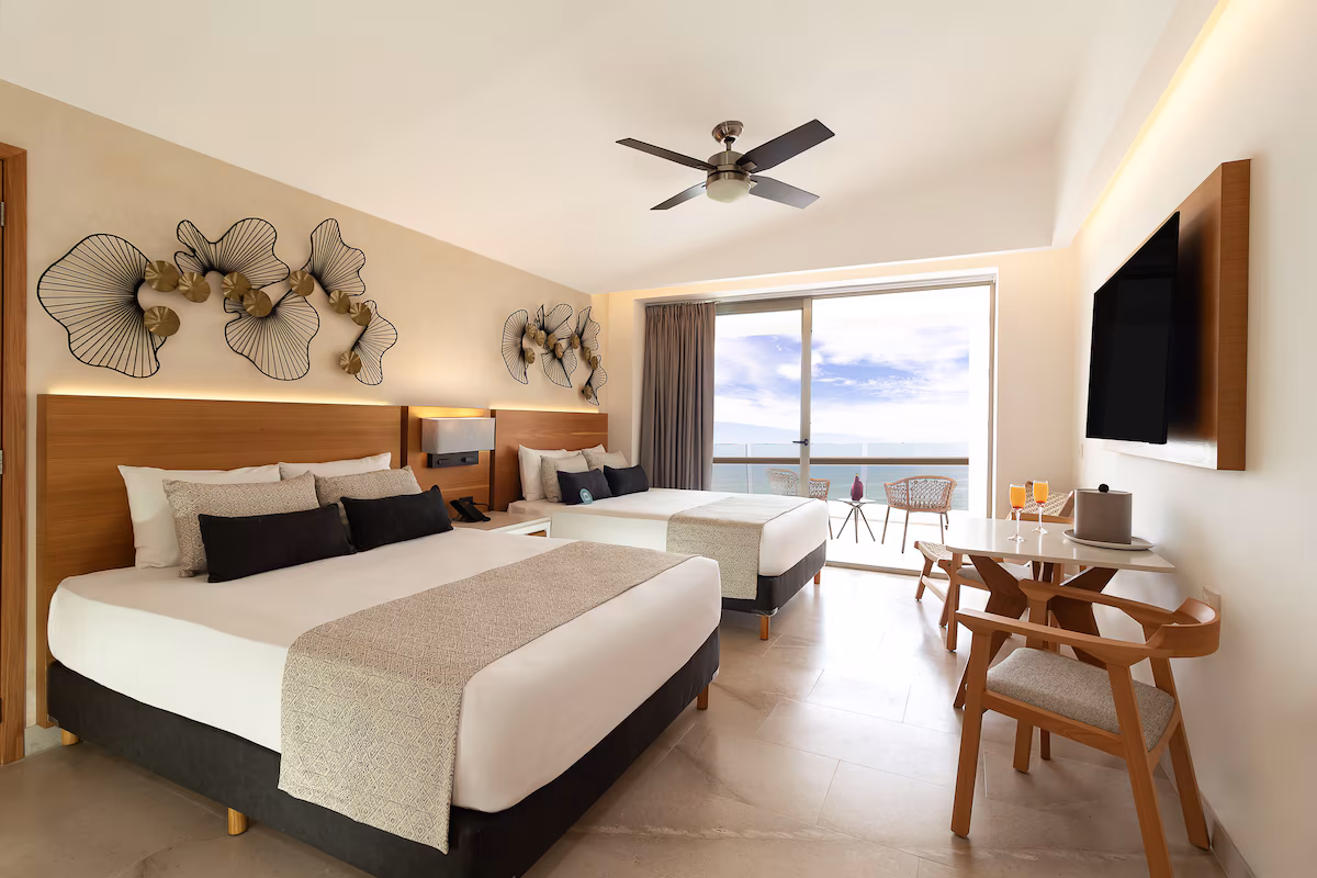 Sunset Plaza Beach Resort & Spa - Image 7