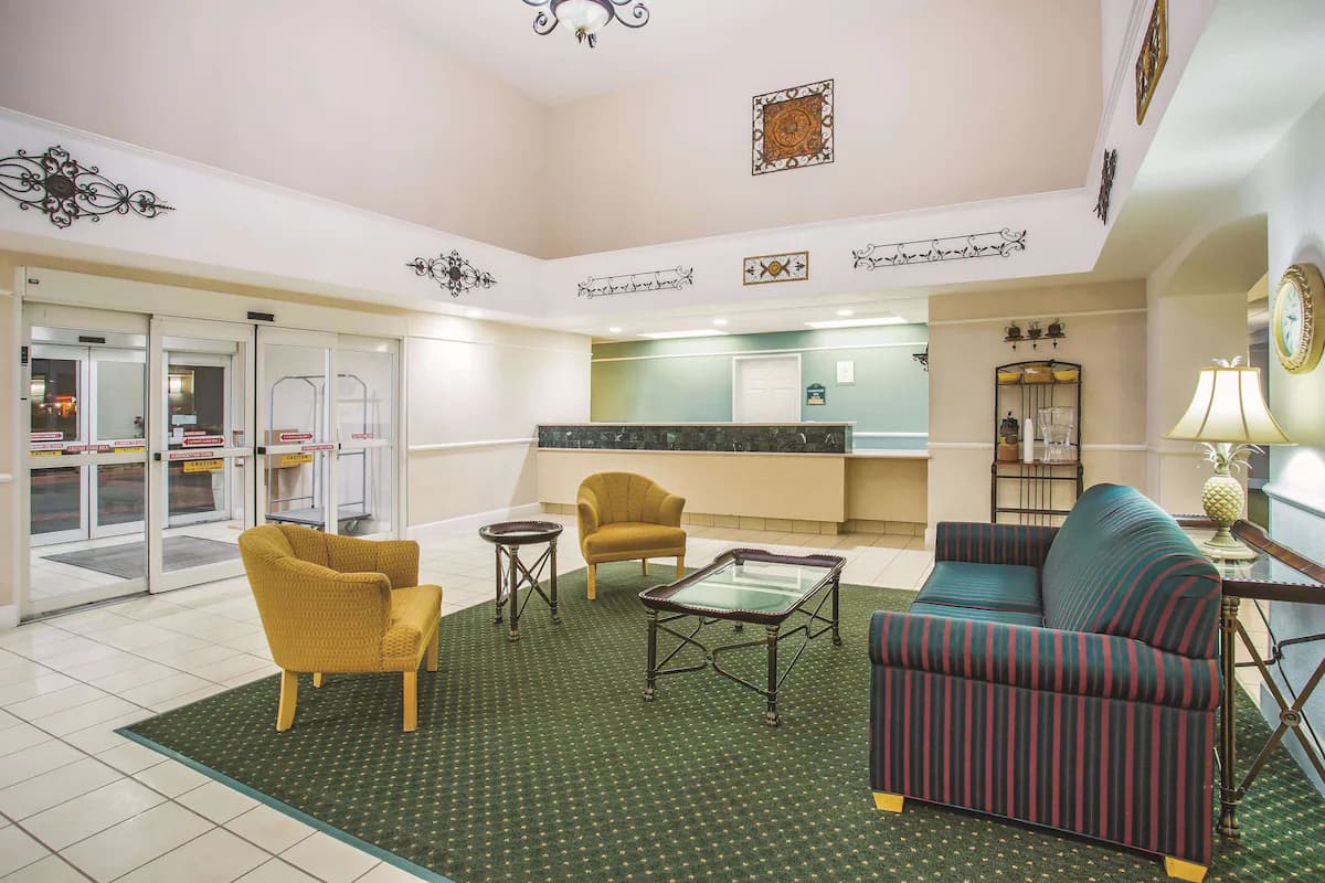 La Quinta Inn & Suites by Wyndham Fruita - Image 3