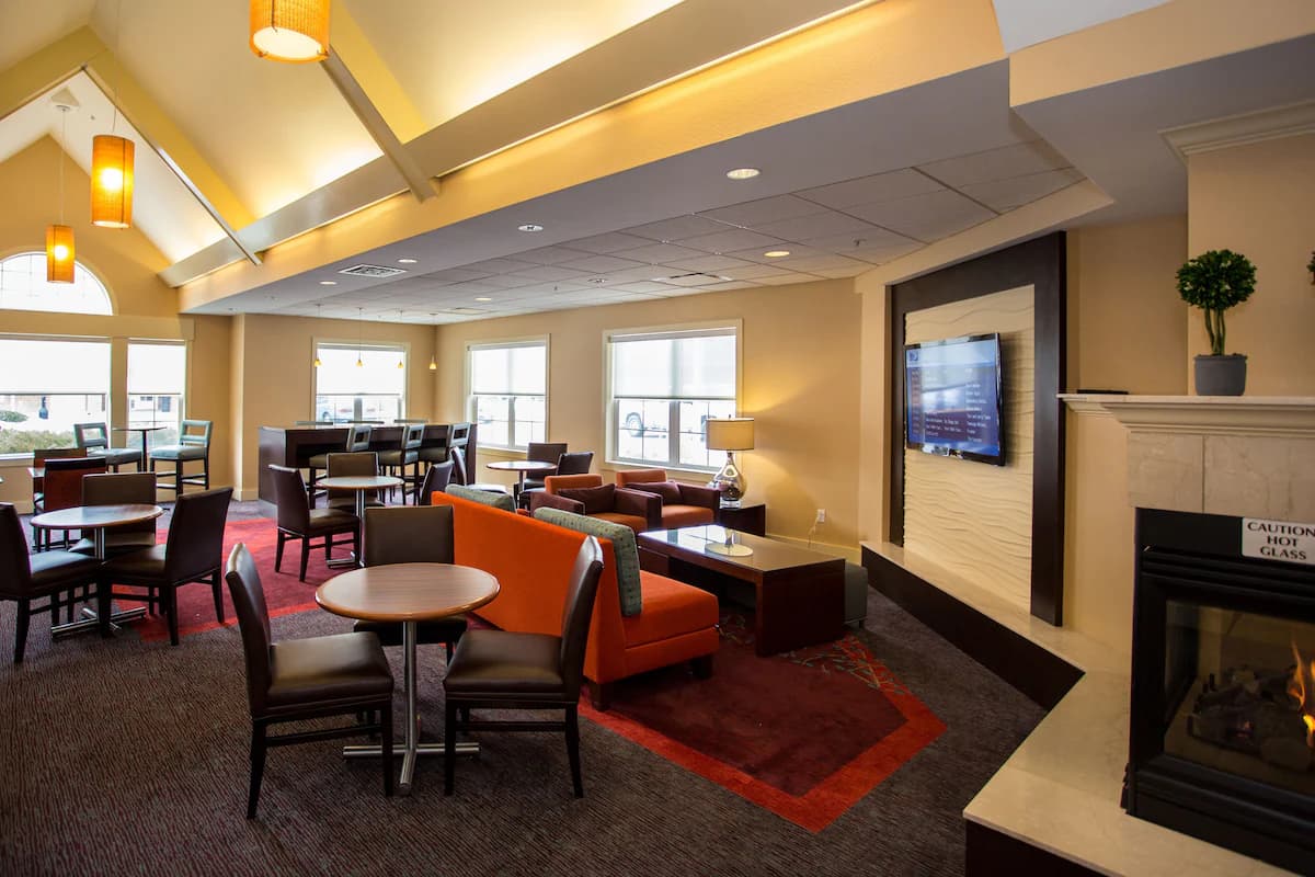 Residence Inn by Marriott Fort Collins - Image 3