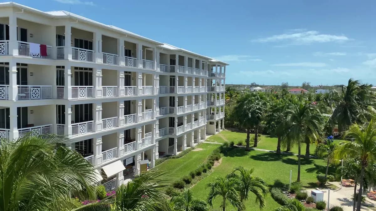 Alexandra Resort - Image 8