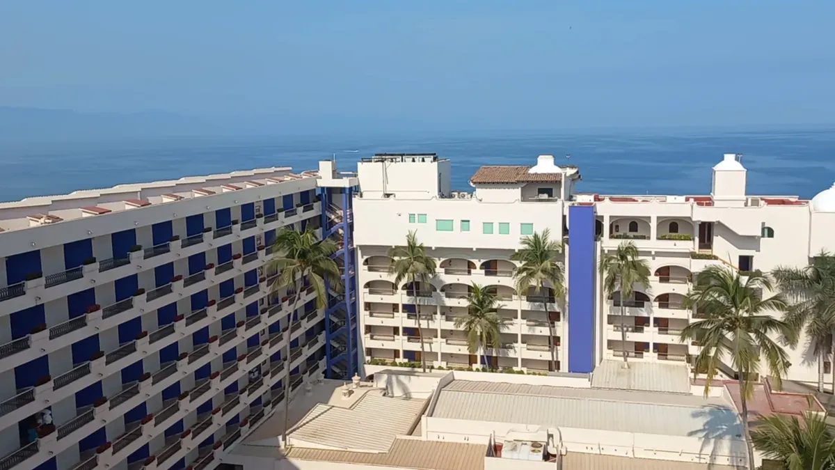 Crown Paradise Golden Resort Puerto Vallarta - Image 2