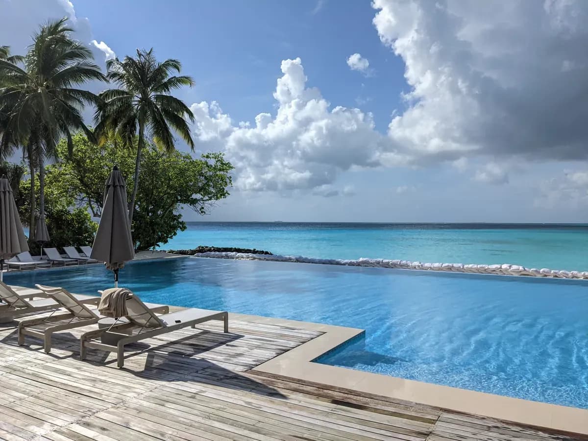 Fiyavalhu Resort Maldives - Image 2