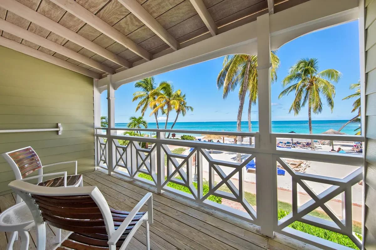 Pineapple Beach Club - Image 4