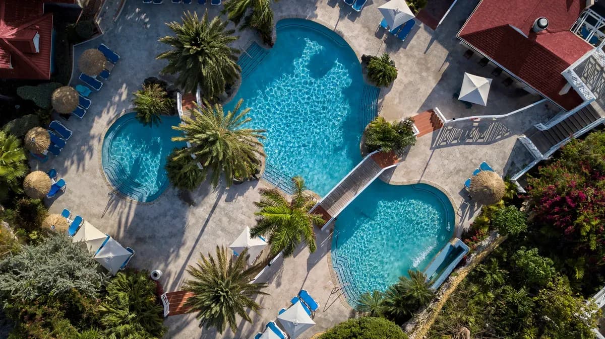 Pineapple Beach Club - Image 3