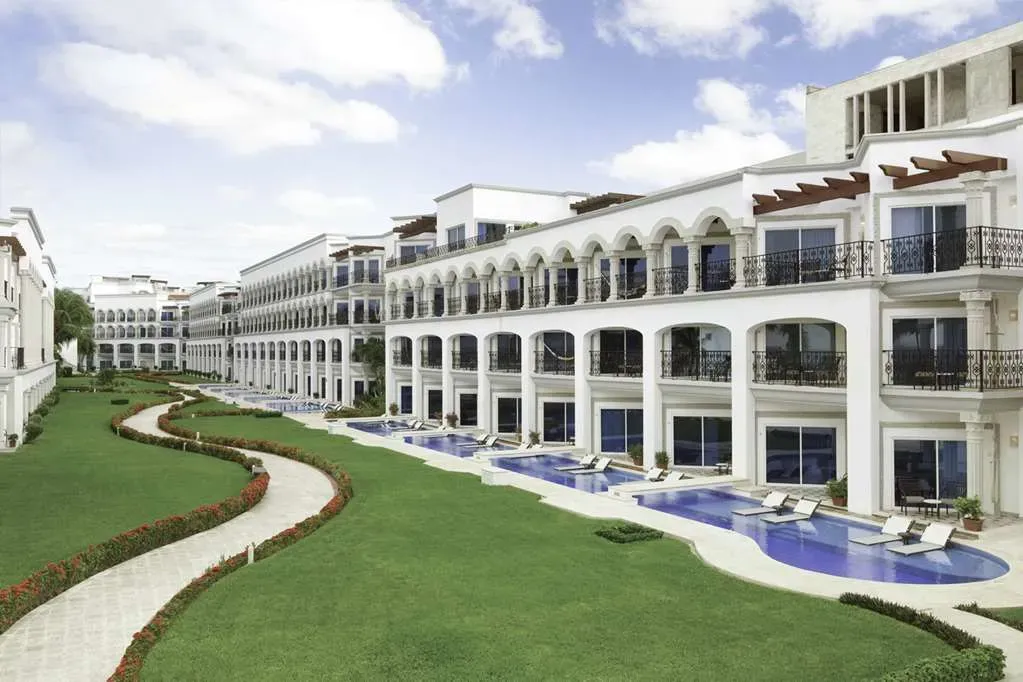 Hyatt Vivid Playa del Carmen - Image 2