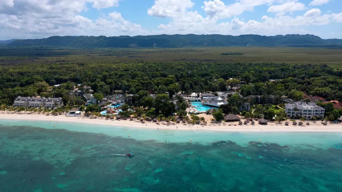 Beaches Negril - Image 7