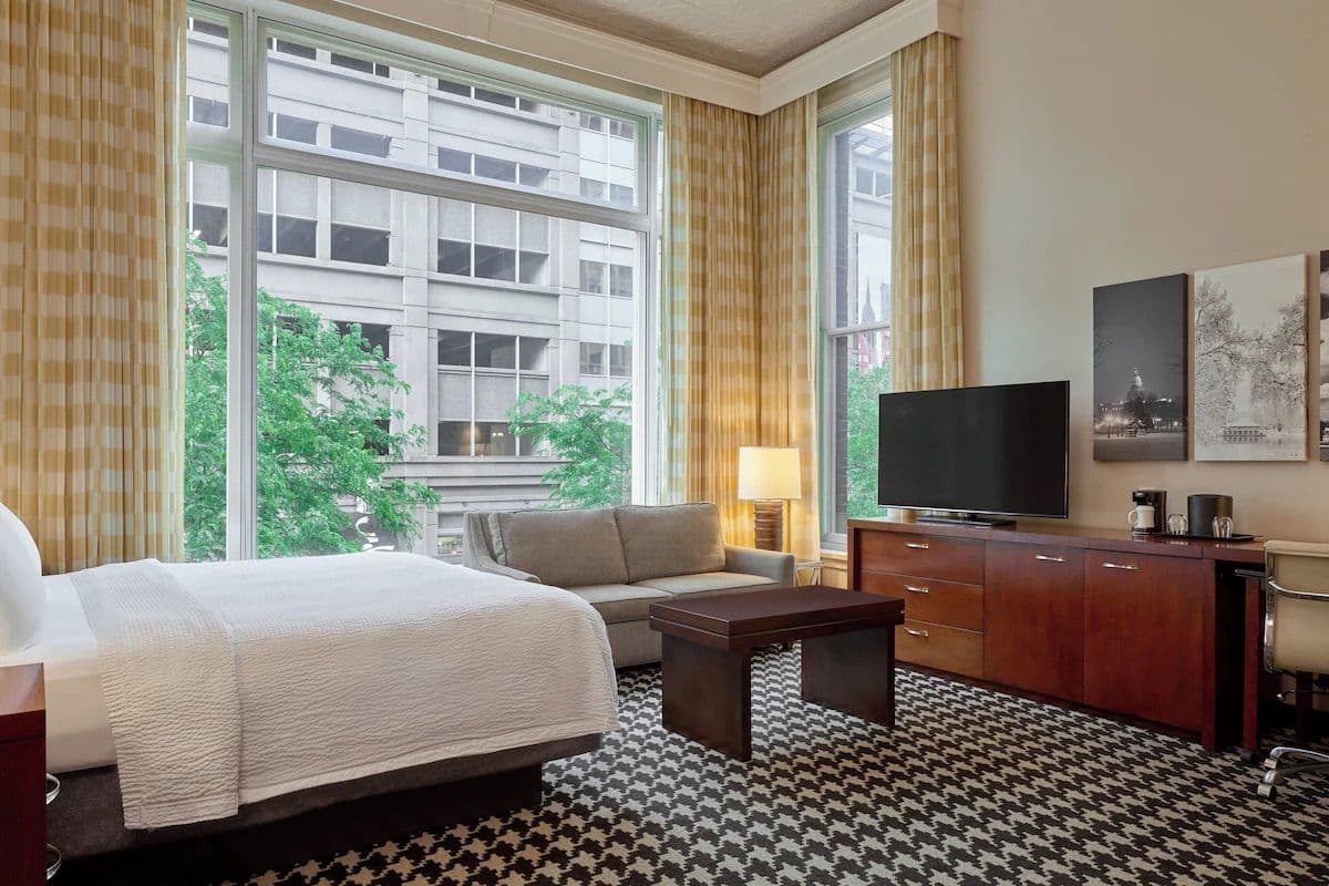 Courtyard by Marriott Denver Downtown - Image 1