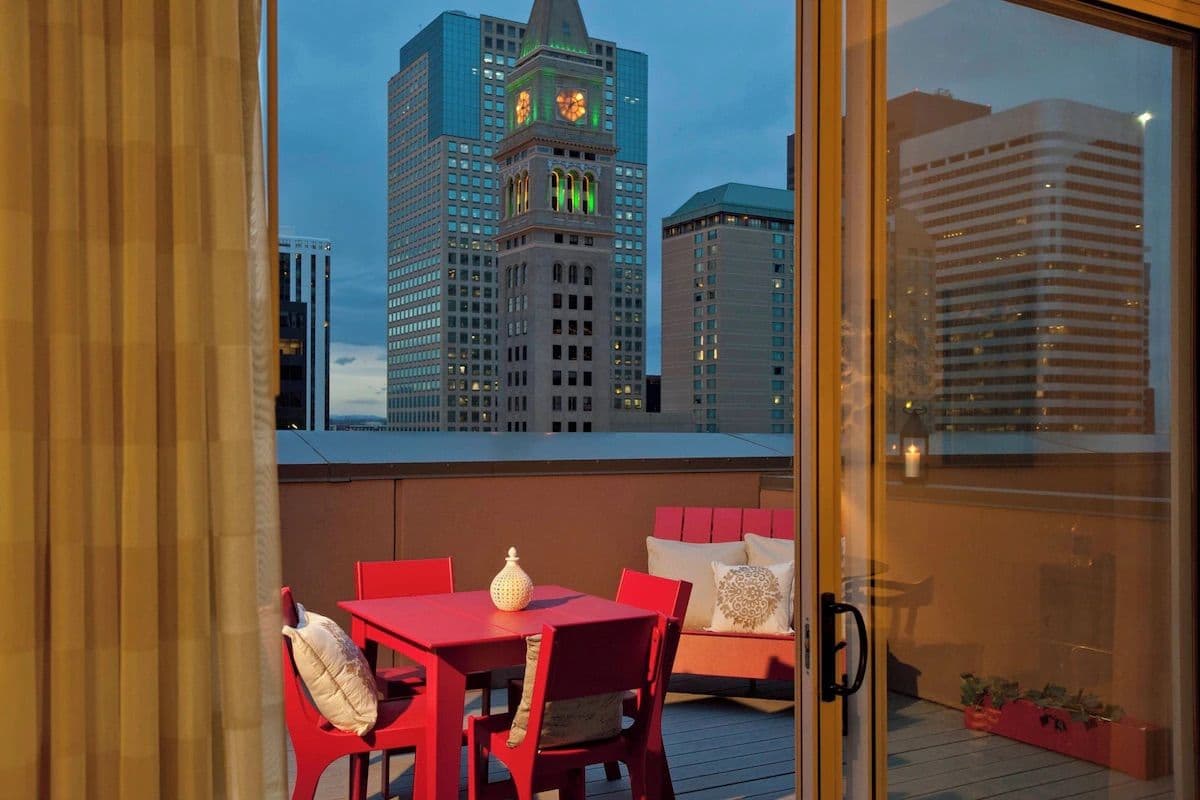 Courtyard by Marriott Denver Downtown - Image 2