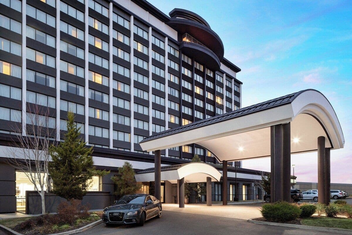 Courtyard by Marriott Denver Cherry Creek - Image 1