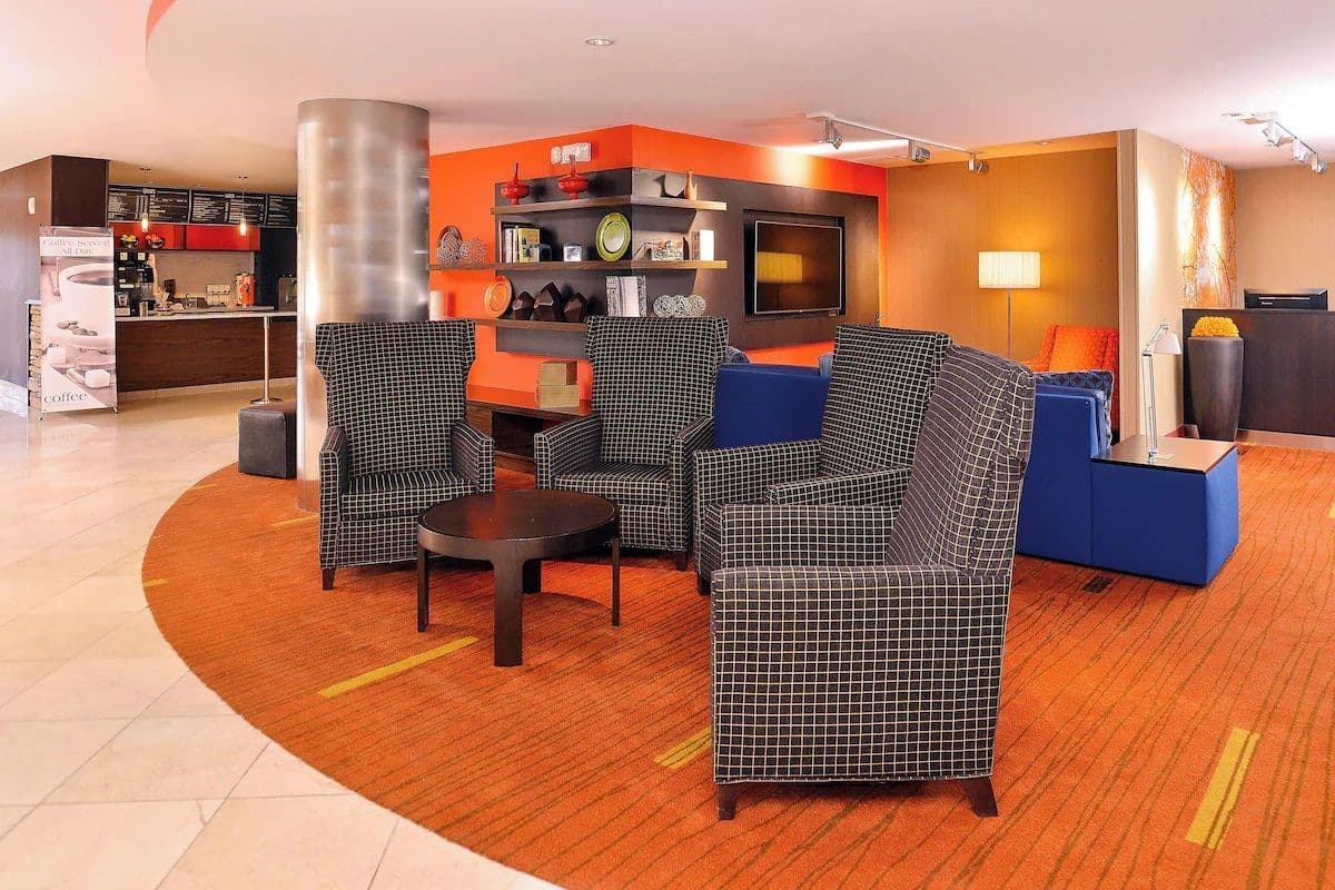 Courtyard by Marriott Denver Cherry Creek - Image 2