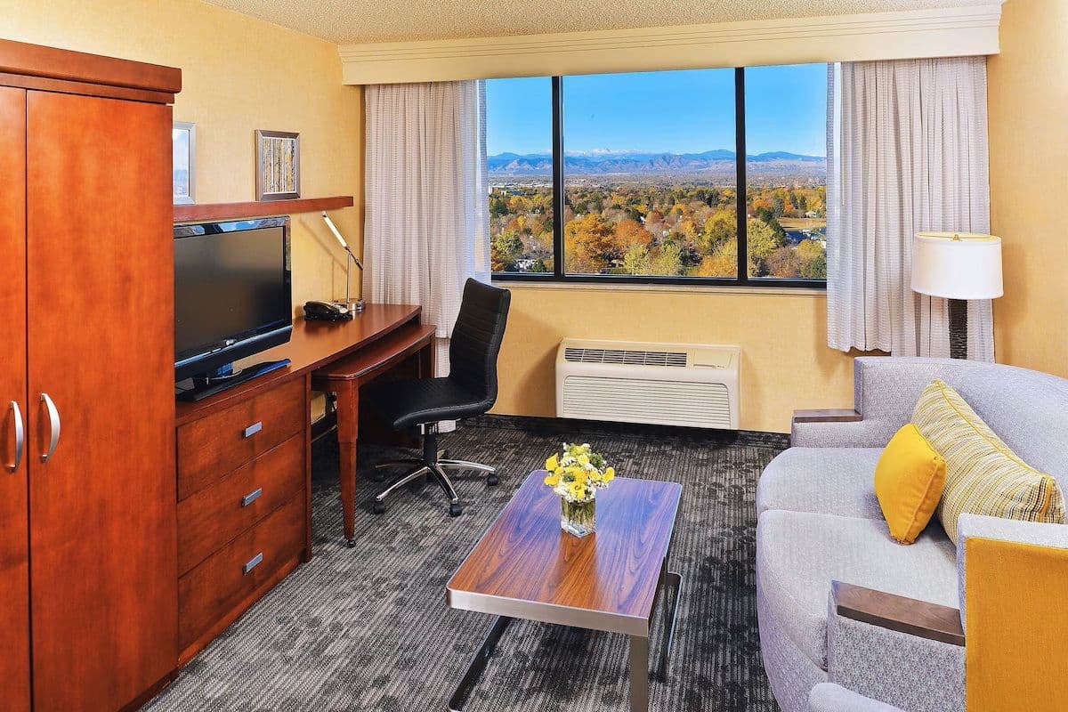 Courtyard by Marriott Denver Cherry Creek - Image 4