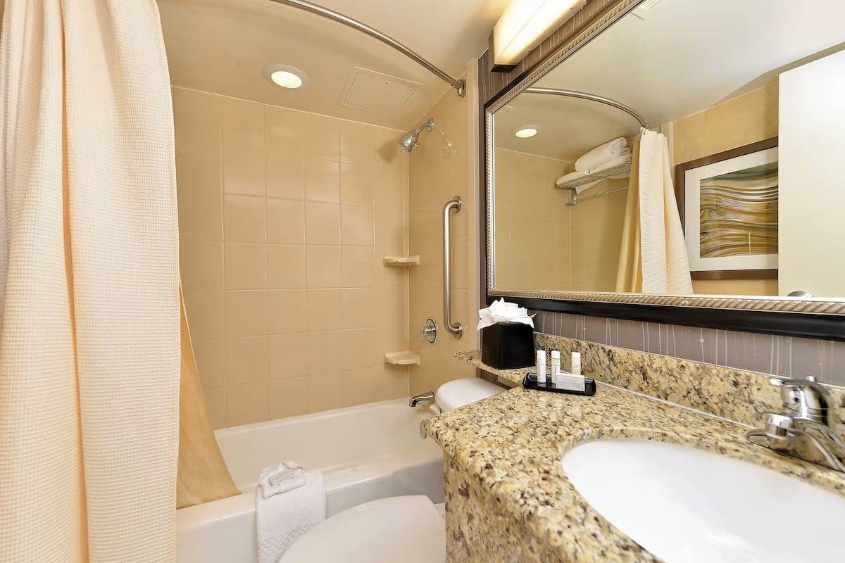 Courtyard by Marriott Denver Cherry Creek - Image 6