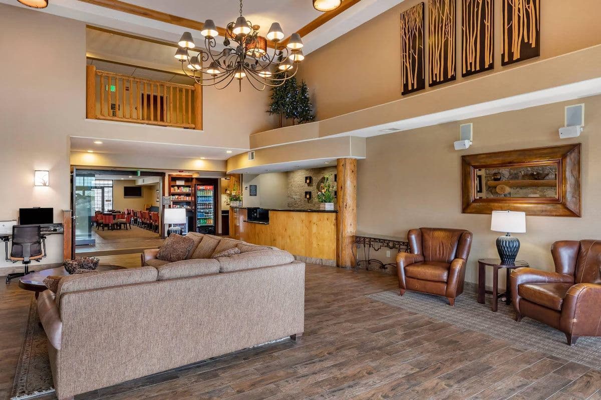 Comfort Suites Golden West on Evergreen Parkway - Image 3