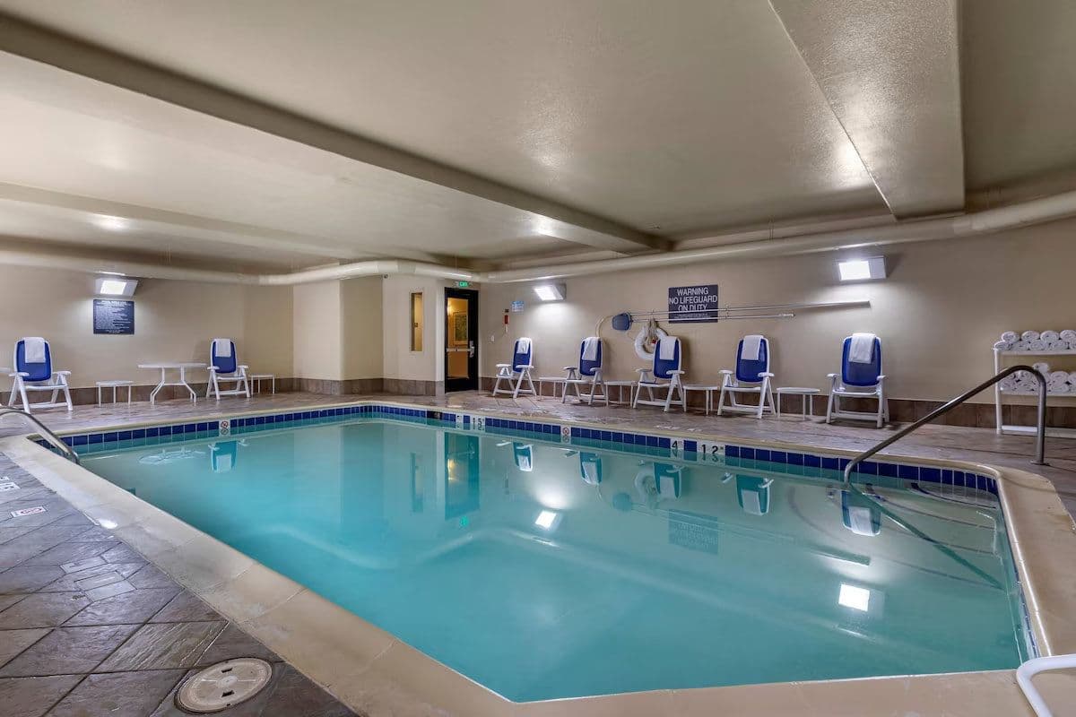 Comfort Suites Golden West on Evergreen Parkway - Image 6