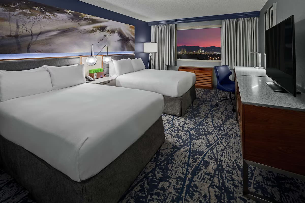 DoubleTree by Hilton Hotel Denver - Image 4