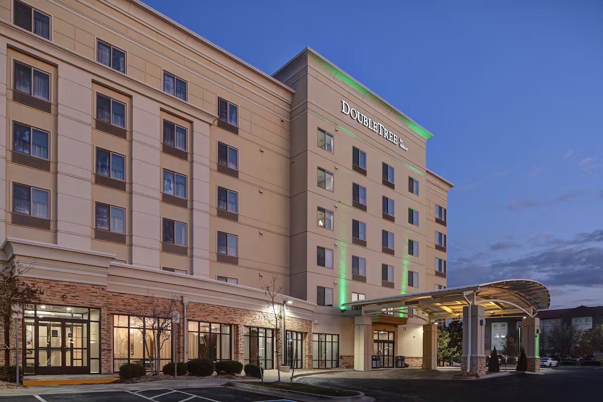 DoubleTree by Hilton Denver International Airport, CO - Image 1